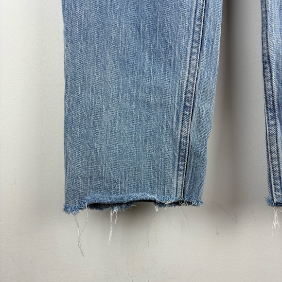 Aeropostale Women’s Straight Leg White Wash Denim Mom Jeans Raw Edge Hem Sz 6 - Picture 4 of 9